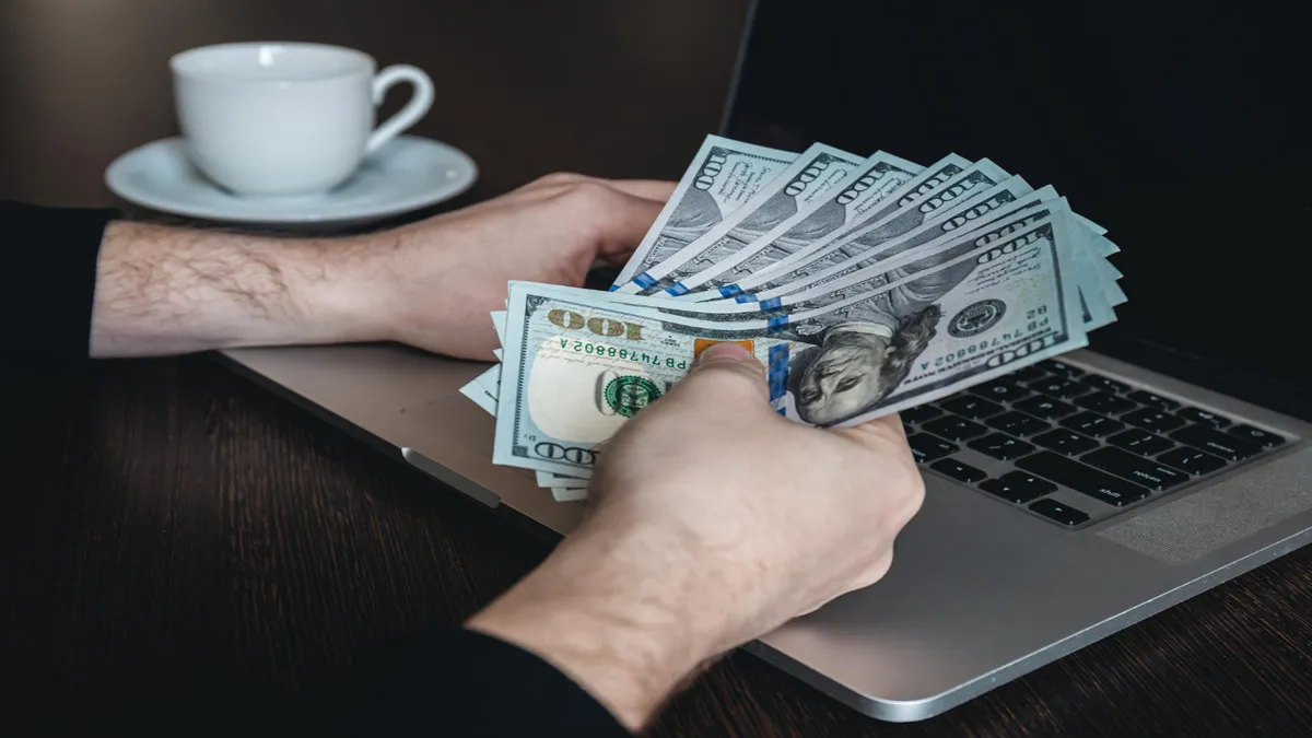 كيف تحقق دخلا إضافيا من الإنترنت؟